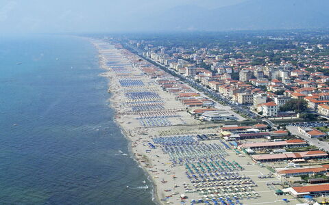 Contemporary House: Coast, Sea, Aerial Photography, Bird'S-Eye View, Shore, Beach, Vacation, Resort Town, Bay