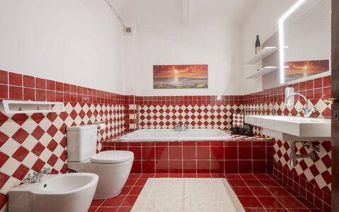 Jeeco: Flooring, Floor, Plumbing Fixture, Tile, Bathroom, Toilet Seat, Plumbing, Toilet, Tap
