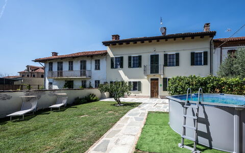 Jeeco: Residential Area, House, Home, Estate, Lawn, Yard, Villa, Courtyard, Balcony, Backyard