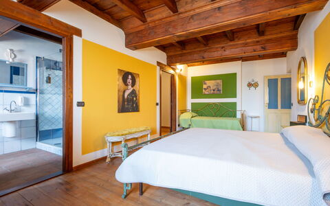 Jeeco: Interior Design, Furniture, Wall, Bedroom, Ceiling, Bed, Wood, Flooring, Floor, Room