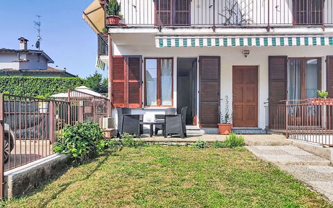 Casa Burli: Window, Residential Area, Home, House, Door, Neighbourhood, Balcony, Porch, Apartment, Houseplant