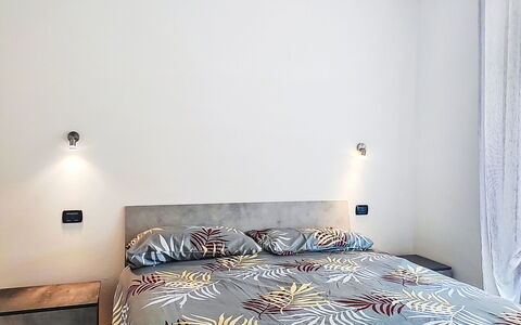 Casa Burli: Bed, Furniture, Interior Design, Bedroom, Wall, Bedding, Floor, Bed Sheet, Flooring, Wood