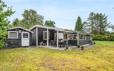 Eike - from the Sea: Home, House, Cottage, Siding, Estate, Garden Buildings, Yard, Porch, Farmhouse, Shed