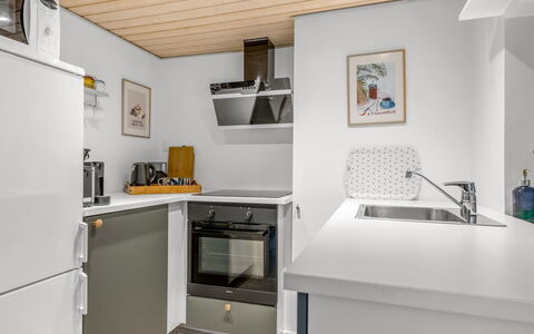 Eike - from the Sea: Kitchen, Kitchen Appliance, Countertop, Major Appliance, Interior Design, Flooring, Furniture, Wood, Ceiling, Home Appliance