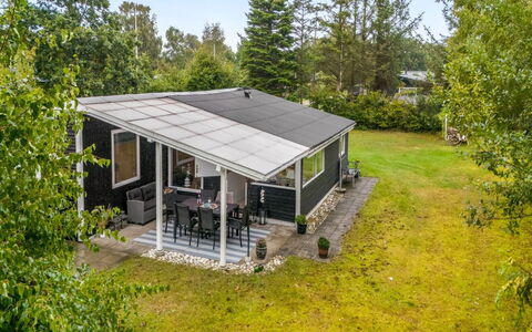 Eike - from the Sea: Roof, Home, Cottage, Porch, Garden Buildings, Siding, Yard, Shade, Garden, Estate