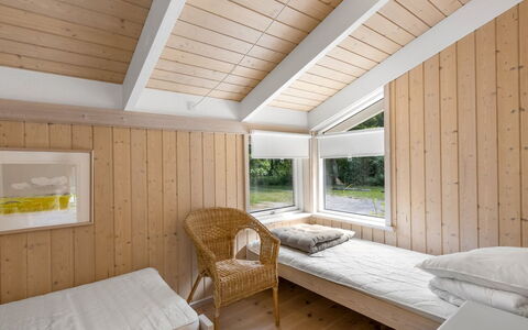 Naninja - 924M from the Sea: Wood, Ceiling, Interior Design, Bedroom, Floor, Flooring, Bed, Home, Room, Bedding