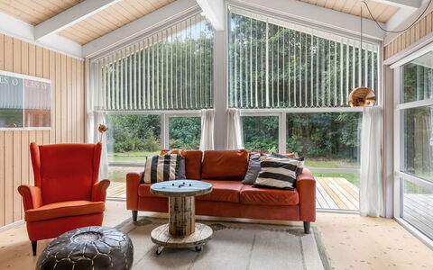 Naninja - 924M from the Sea: Interior Design, Furniture, Couch, Wood, Ceiling, Living Room, Flooring, Floor, Lighting
