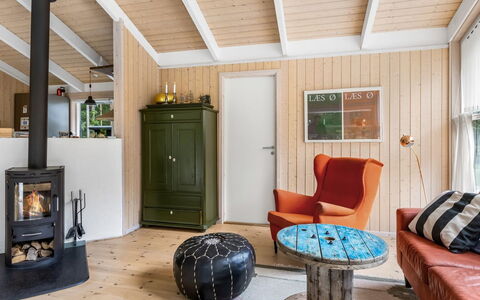 Naninja - 924M from the Sea: Furniture, Interior Design, Wood, Flooring, Ceiling, Floor, Lighting, Room, Living Room, Home