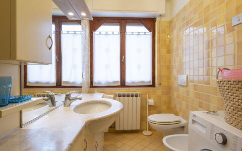 Nautilus: Flooring, Floor, Plumbing Fixture, Interior Design, Bathroom Sink, Bathroom, Sink, Ceiling, Tap, Plumbing