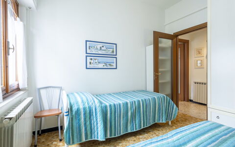 Nautilus: Interior Design, Flooring, Furniture, Floor, Bedroom, Room, Bed, Apartment, Ceiling, Bed Sheet