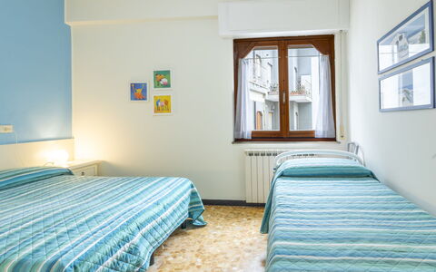Nautilus: Interior Design, Floor, Ceiling, Apartment, Bedroom, Room, Flooring, Bed, Picture Frame, Bed Sheet