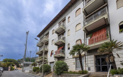 Nautilus: Neighbourhood, Apartment, Residential Area, Urban Design, Balcony, Condominium, Family Car, City Car