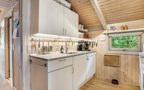 Pia - 685M from the Sea: Kitchen, Wood, Countertop, Ceiling, Major Appliance, Interior Design, Flooring, Home, Cabinetry, Kitchen Appliance