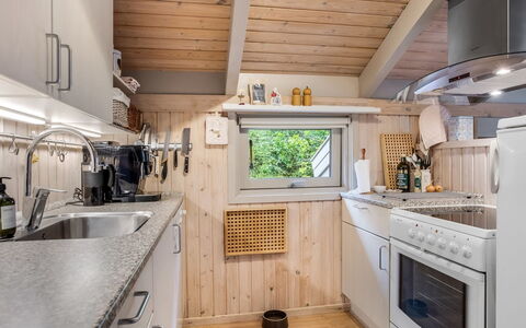 Pia - 685M from the Sea: Wood, Kitchen, Countertop, Plumbing Fixture, Major Appliance, Sink, Tap, Home, Interior Design, Plumbing