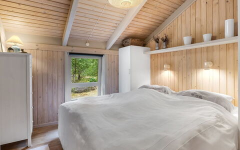 Pia - 685M from the Sea: Bedroom, Bed, Wood, Interior Design, Furniture, Ceiling, Floor, Flooring, Bed Sheet, Bedding
