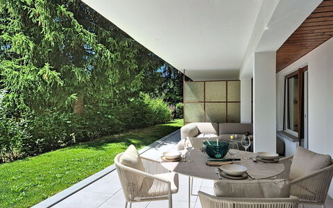 Les Ambassadeurs B 3: Furniture, Chair, Garden, Shade, Landscaping, Natural Material, Backyard, Yard, Living Room