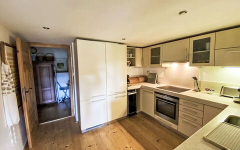 Wellness Retreat Labská: Furniture, Countertop, Kitchen, Flooring, Cabinetry, Interior Design, Kitchen Appliance, Floor, Wood, Wood Flooring