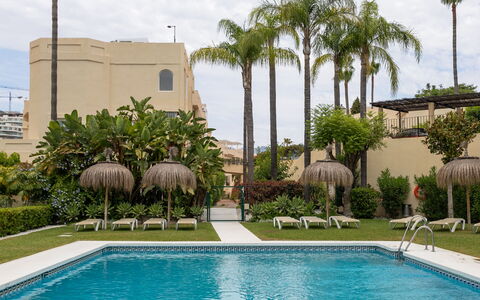 La Quinta Hills: Swimming Pool, Resort, Landscaping, Garden, Hacienda, Eco Hotel, Shade, Estate, Backyard