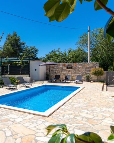 Villa Dominique: Resort, Swimming Pool, Flagstone, Outdoor Furniture, Shade, Eco Hotel, Chair, Villa, Umbrella, Hotel