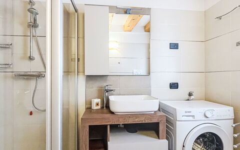 Rugia: Interior Design, Flooring, Floor, Wall, Plumbing Fixture, Wood, Sink, Bathroom, Ceiling, Room