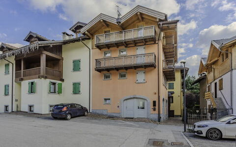 Rugia: Residential Area, Human Settlement, Urban Design, Home, Apartment, Balcony, Parking, Suburb, Driveway