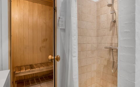 Carlina - from the Sea: Flooring, Wall, Floor, Wood, Bathroom, Interior Design, Shower, Plumbing Fixture, Shower Head, Plumbing
