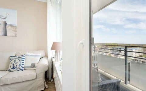 Meeresblick Ankerplatz 84: Interior Design, Apartment, Furniture, Floor, Flooring, Ceiling, Home, Room, Living Room, Glass