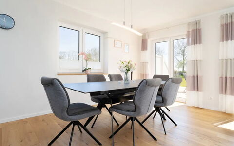 Reiterhof Rickert Glücksklee: Furniture, Flooring, Interior Design, Floor, Chair, Table, Wood Flooring, Kitchen & Dining Room Table, Living Room