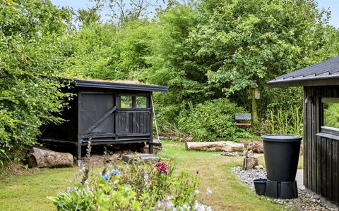 Gesine - 20Km to the Fjord: Shrub, Garden, Plant Community, Groundcover, Garden Buildings, Cottage, Shed, Backyard, Shade, Outdoor Structure