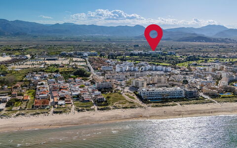 Oliva Nova Cabagua: Coast, Residential Area, Horizon, Beach, Sea, Coastal And Oceanic Landforms, Shore, Apartment, Ocean, Sand
