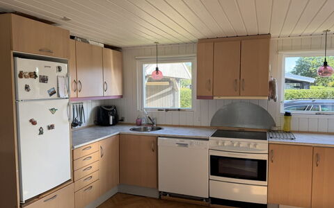 Rəzvan - from the Sea: Kitchen, Kitchen Appliance, Countertop, Flooring, Wood, Furniture, Interior Design, Cabinetry, Major Appliance, Floor
