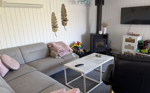 Rəzvan - from the Sea: Furniture, Home, Living Room, Couch, Wood Flooring, Home Appliance, Coffee Table, Sofa Bed