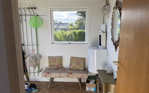 Rəzvan - from the Sea: Interior Design, Furniture, Flooring, Floor, Lighting, Room, Home, Living Room, Houseplant, Flowerpot