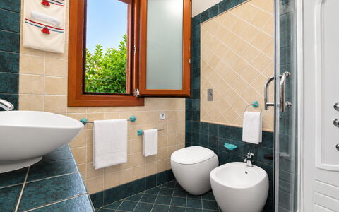 Villa Cristiana: Plumbing Fixture, Bathroom, Flooring, Interior Design, Toilet, Sink, Floor, Tap, Bathroom Sink, Toilet Seat