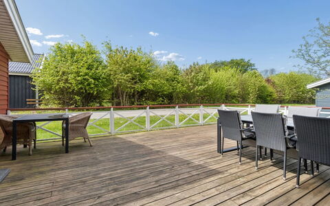 Sannie - 2.8Km from the Sea: Wood, Wood Flooring, Hardwood, Deck, Plank, Porch, Wood Stain, Boardwalk, Shade, Outdoor Furniture