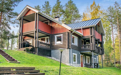 Lieksa 724: Wood, Home, Siding, Cottage, House, Roof, Porch, Land Lot, Estate, Log Cabin