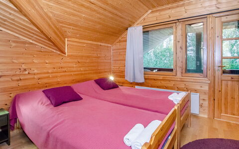 Lieksa 724: Wood, Ceiling, Floor, Wood Stain, Hardwood, Cottage, Plank, Bedroom, Wood Flooring, Bed