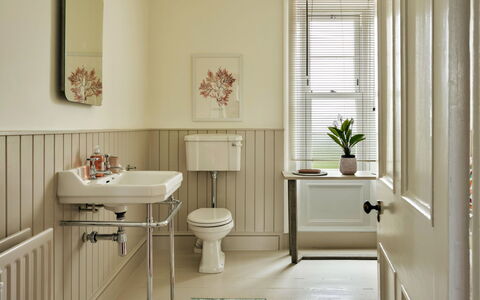 Spinney Corner: Interior Design, Flooring, Plumbing Fixture, Floor, Sink, Bathroom, Tap, Bathroom Sink, Plumbing, Light Fixture