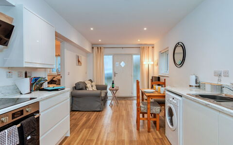 North View Annexe: Furniture, Kitchen, Flooring, Interior Design, Wood Flooring, Major Appliance, Floor, Kitchen Appliance, Countertop, Wood