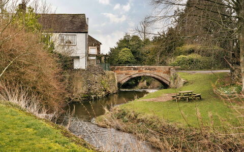 Bourne Edge: Bridge, Water Resources, Water, Body Of Water, Nature, Watercourse, Waterway, Canal, Arch Bridge