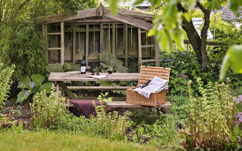 Bourne Edge: Garden, Shrub, Plant Community, Furniture, Outdoor Furniture, Groundcover, Backyard, Outdoor Table, Spring