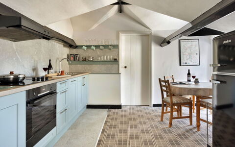 The Lake Gables: Kitchen, Furniture, Interior Design, Countertop, Flooring, Wall, Kitchen Appliance, Ceiling, Wood, Major Appliance