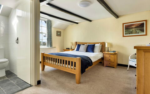 The Lake Gables: Furniture, Bed, Interior Design, Bedroom, Home, Ceiling, Floor, Bed Frame, Room, Bedding