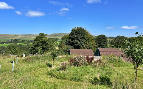 Whinfell Pod: Grass, Grassland, Natural Landscape, Vegetation, Shrub, Cloud, Plain, Landscape, Ecoregion, Rural Area