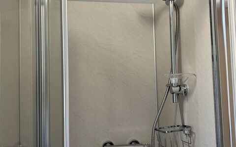Whinfell Pod: Plumbing Fixture, Plumbing, Metal, Shower, Shower Panel, Shower Bar, Shower Head, Bathroom, Tap
