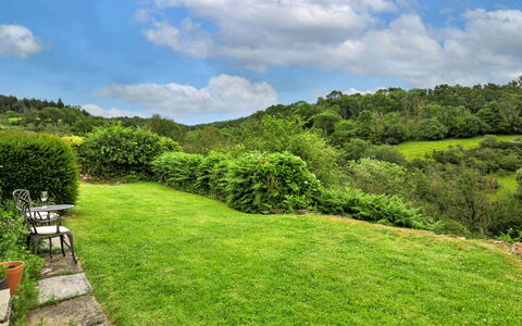Mole End: Green, Tree, Nature, Grass, Natural Environment, Natural Landscape, Vegetation, Grassland, Shrub, Landscape