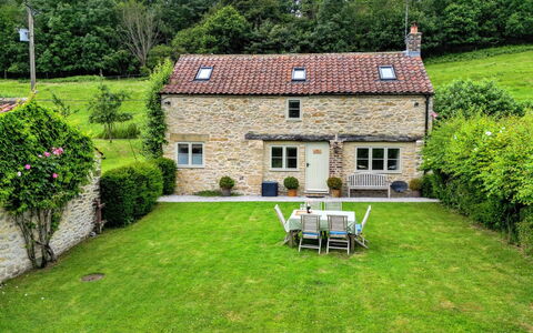 The Burrows: Cottage, Garden, Lawn, Farmhouse, Yard