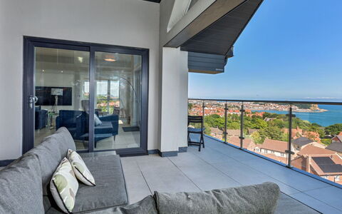 The Penthouse, Scarborough: Apartment, Sea, Balcony, Ocean, Resort, Penthouse Apartment