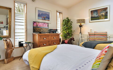 Vine Barn Studio: Furniture, Bed, Interior Design, Bedding, Bedroom, Bed Sheet, Wall, Flooring, Floor, Room