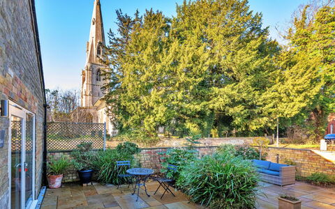 The Asparagus Shed: Shrub, Garden, Yard, Landscaping, Backyard, Courtyard, Outdoor Furniture, Houseplant, Flowerpot, Eco Hotel
